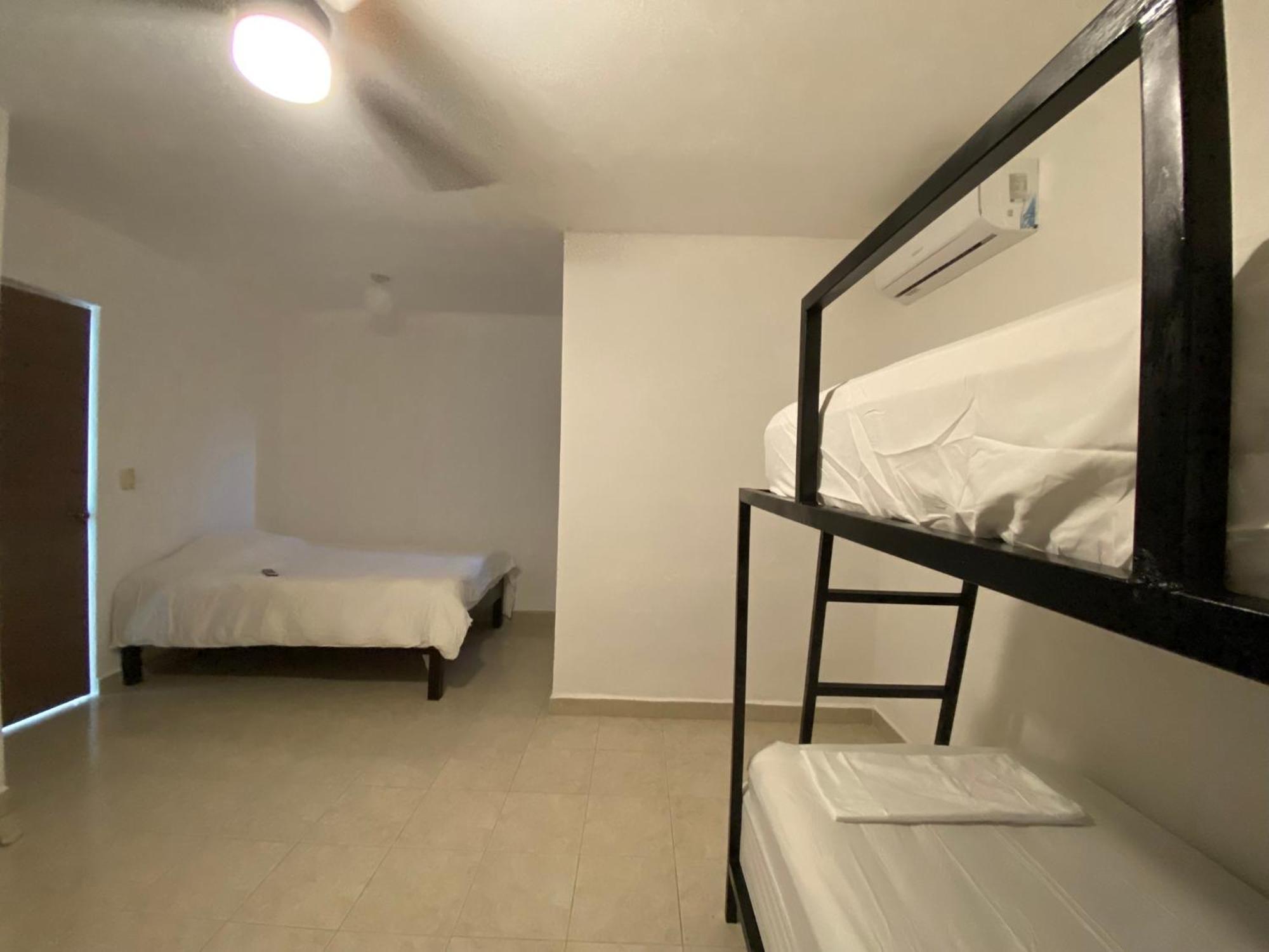 The Hostal Inn Playa del Carmen Esterno foto